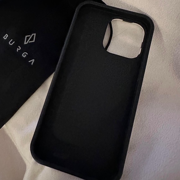 BURGA Magsafe Case - Picture 3 of 4